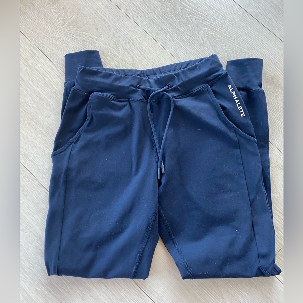 Alphalete joggers